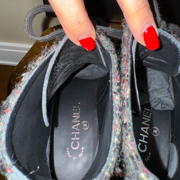 CHANEL Tweed Suede Calfskin Pearl Boots with Chain Accent, Blue/Green, size 9 - Picture 4 of 16